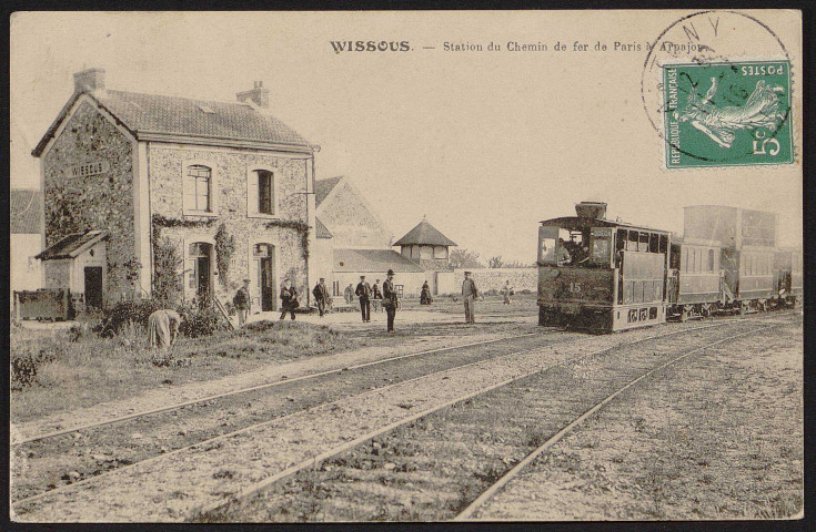 WISSOUS.- La station du chemin de fer de Paris à Arpajon (11 juillet 1910)