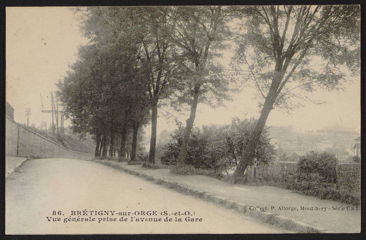 Brétigny-sur-Orge.- Vue générale prise de l'avenue de la gare (7 août 1918). 