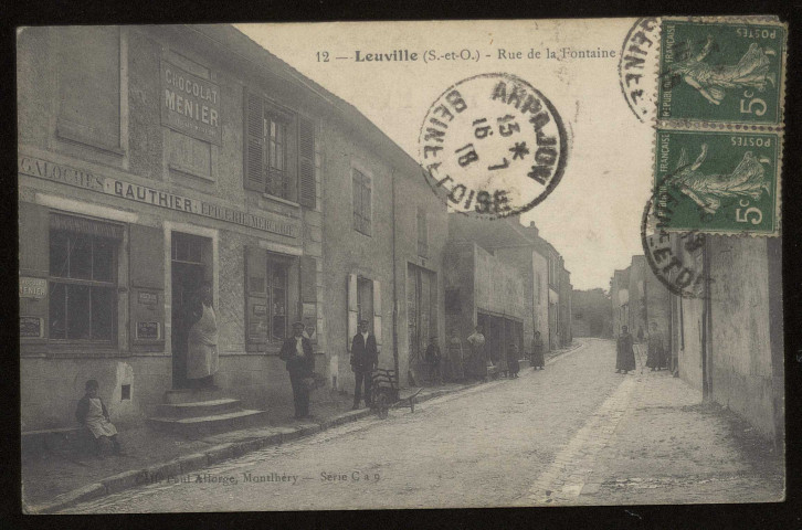 LEUVILLE-SUR-ORGE. - La rue de la fontaine. Collection Paul Allorge, 1918, 2 timbres à 5 centimes. 