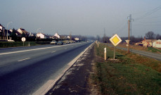 ETRECHY. - La route nationale 20, vers Paris (janvier 1980). [Vue prise à hauteur de l'actuelle zone industrielle]. 