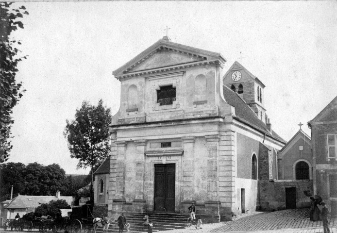 ORSAY. - L'église : photographie N. et B. collée sur album, Dim. 114 x 167 cm. 