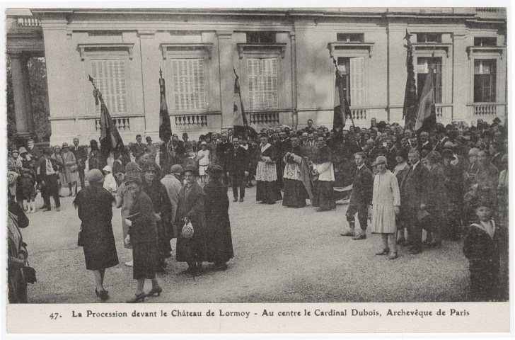 LONGPONT-SUR-ORGE. - Pèlerinage. La procession au château de Lormoy (au centre le cardinal Dubois, archevêque de Paris. 