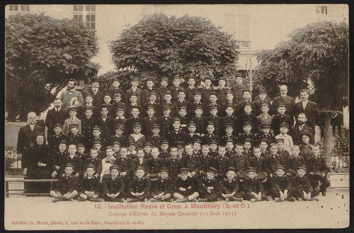 Montlhéry.- Institution  Resve et Gros : Groupe d'élèves du moyen quartier (11 juin 1913). 