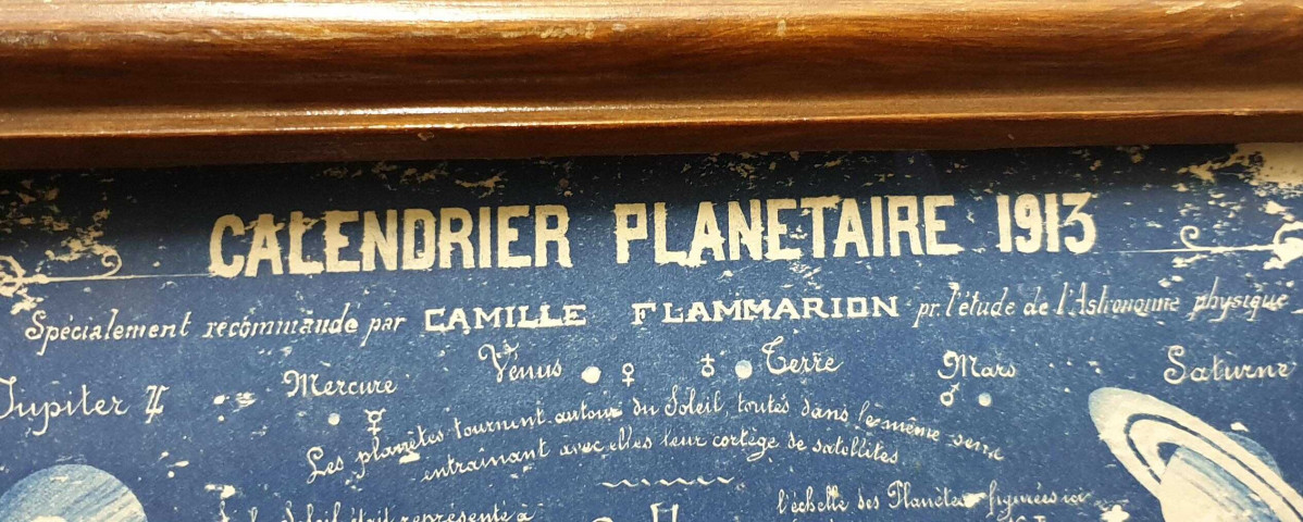 calendrier planétaire réversible et son cadre de Flammarion