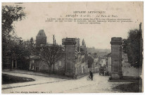 ARPAJON. - La porte de Paris, S. et O. artistique, Paul Allorge, 1918, 16 lignes. 