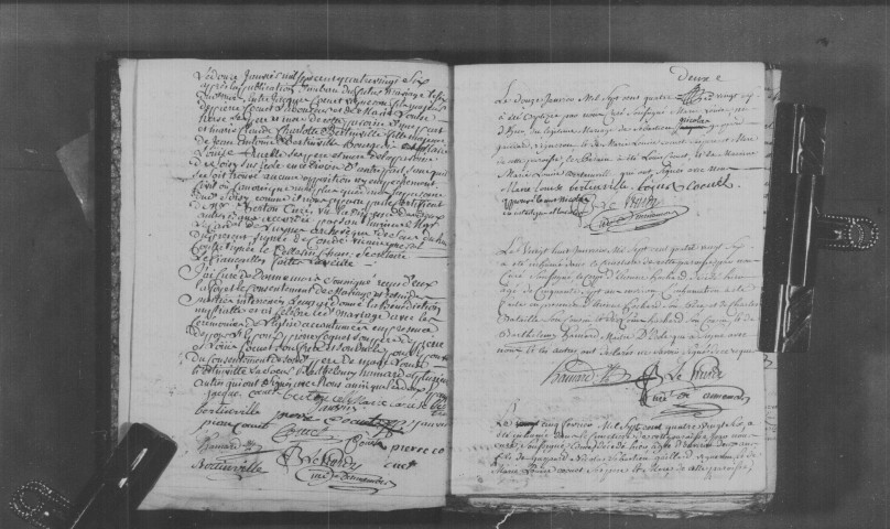 DANNEMOIS. Paroisse Saint-Mammes : Baptêmes, mariages, sépultures : registre paroissial ; DANNEMOIS. naissances, mariages, décès : registre d'état civil (1786-an XIII). [mariages (an VII et les six premiers mois de l'an VIII), voir 4E2045]. 