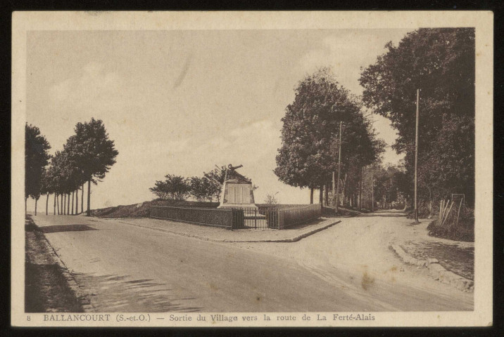 BALLANCOURT-SUR-ESSONNE. - Le monument aux morts à la sortie du village vers la route de la Ferté-Alais. Photo Duclos, sépia. 