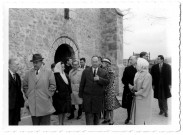 Sortie des personnalités de la chapelle SAINT-BLAISE, 23 avril 1964, photographie. 