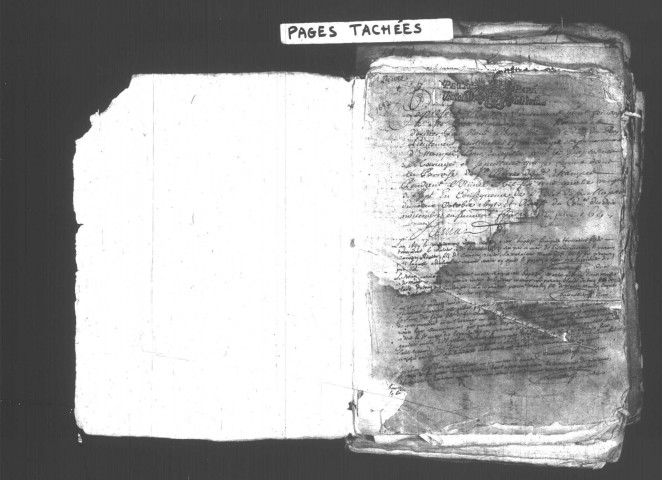 ETAMPES. Paroisse Saint-Pierre : Baptêmes, mariages, sépultures : registre paroissial (1697-1736). [Lacunes : B.M.S. (1699-1701, 1705-1717, 1721, 1729-1730). Nota bene : 1698, janvier seulement]. 