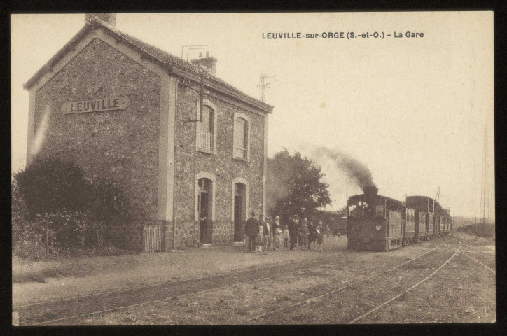 LEUVILLE-SUR-ORGE. - La gare. Editeurs G. Dubois, Union photographique parisienne, sépia. 