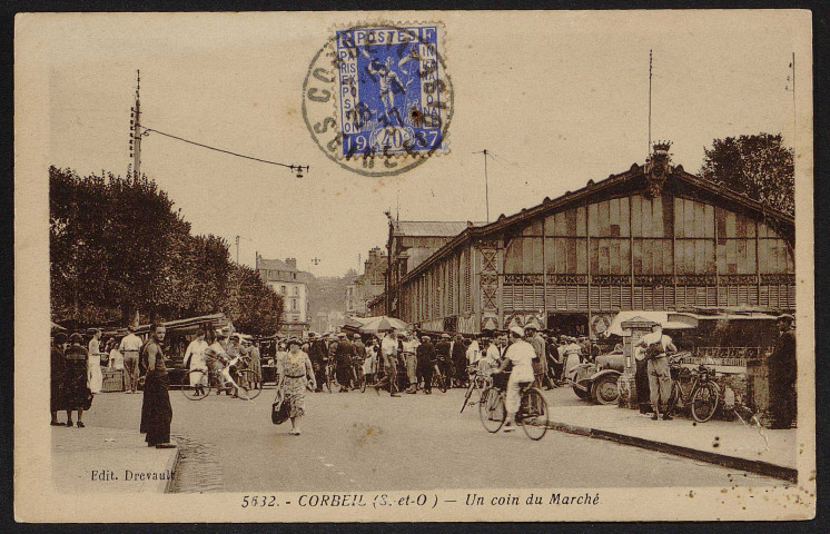 Corbeil-Essonnes.- Un coin de marché (25 avril 1937). 