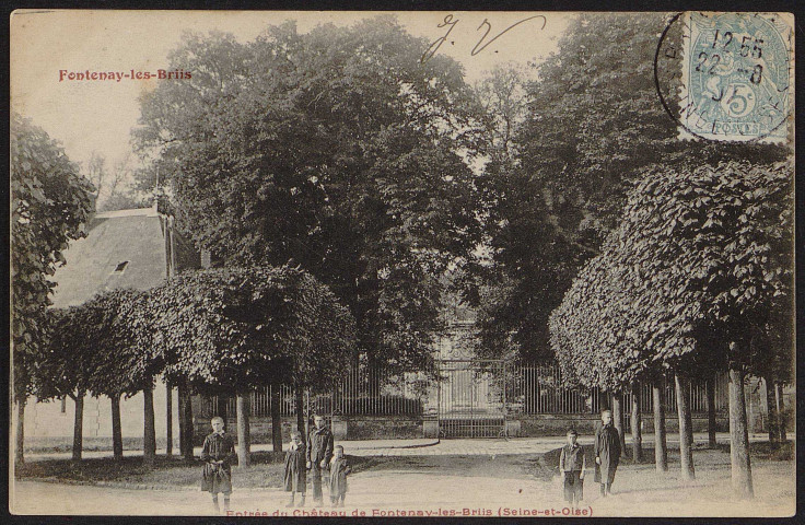 Fontenay-les-Briis.- Entrée du château (22 août 1907). 