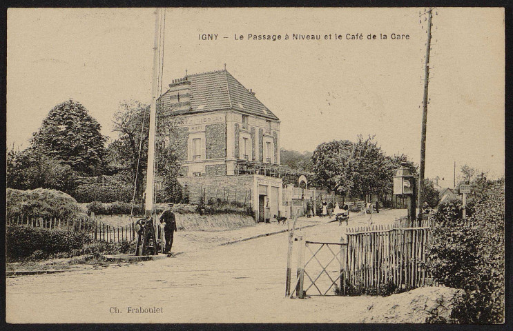 Igny.- Le passage à niveau et le café de la gare (10 mars 1926). 