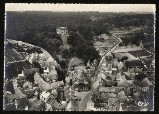 VILLE-DU-BOIS (LA). - Vue aérienne sur l'église et panorama sur le château. Edition Cim. 