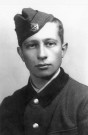 CHAMARANDE. - Heinrich Heill sous l'uniforme de service [v. 1940 - 1944 ; don de M. Heinrich Heill] ; noir et blanc ; 8 cm x 12 cm (2010). 