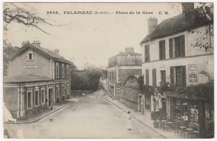 PALAISEAU. - Place de la gare [Editeur Malcuit, 1919, timbre à 10 centimes]. 