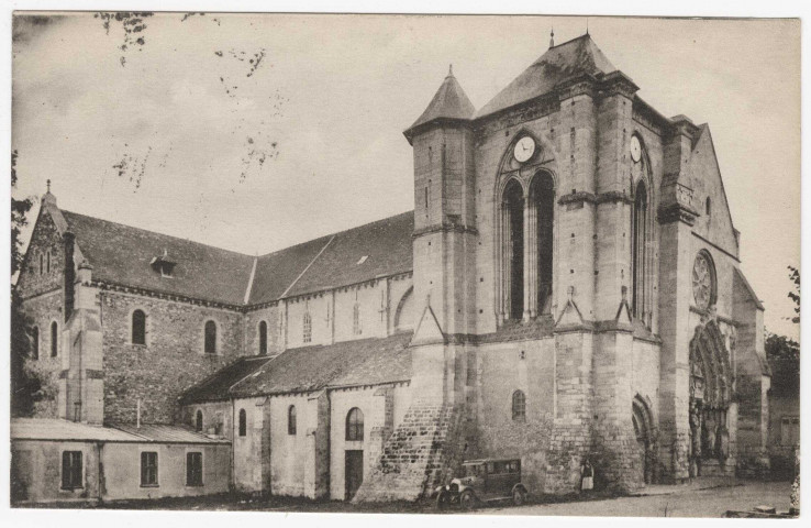 LONGPONT-SUR-ORGE. - L'église de Longpont. Baslé, (1933), 7 lignes, 2x20 c, ad. 