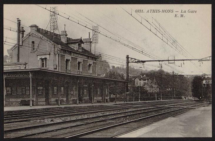 Athis-Mons.- La gare. 