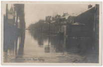 CORBEIL-ESSONNES. - Corbeil inondé. 1910. Rue Féray, Breton. 