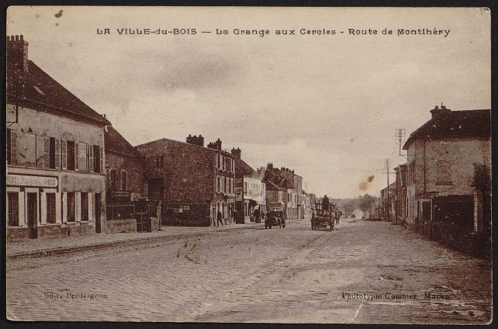 VILLE-DU-BOIS (LA). - La Granges aux cercles et route de Montlhéry (17 septembre 1928).