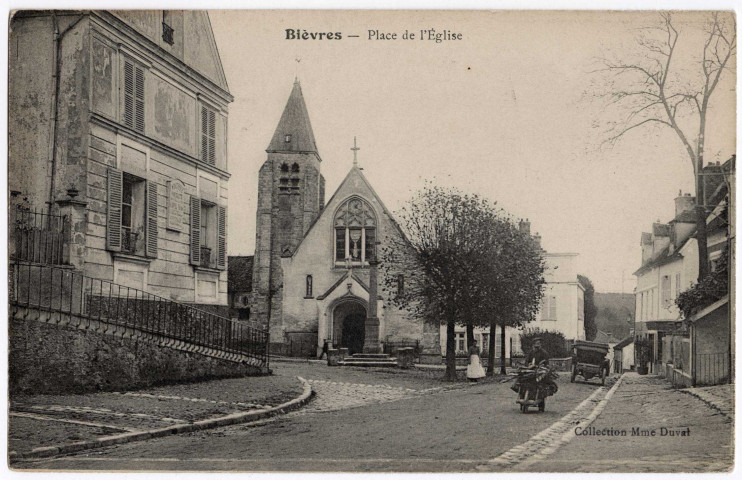 BIEVRES. - Place de l'Eglise ( Collection Mme Duval) 