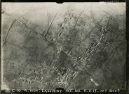 Observation aérienne, vue aérienne de Lassigny : photographie noir et blanc (11 mars 1917)