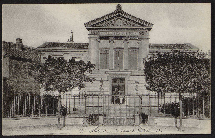 Corbeil-Essonnes.- Le palais de justice (13 septembre 1916). 