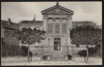 Corbeil-Essonnes.- Le palais de justice. 