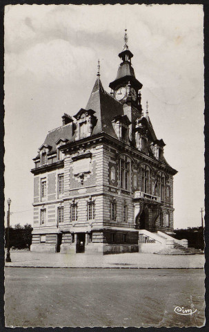 Corbeil-Essonnes.- Essonnes : hôtel de ville [1950-1960]. 
