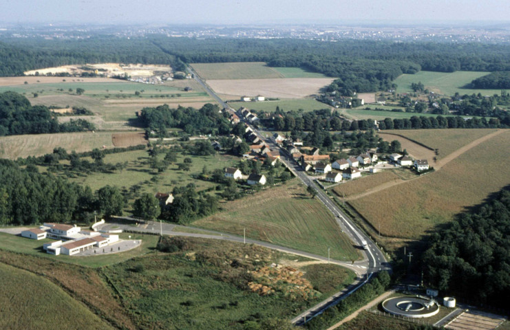 FONTENAY-LES-BRIIS. - BEL-AIR : vue générale du hameau (octobre 1980). 