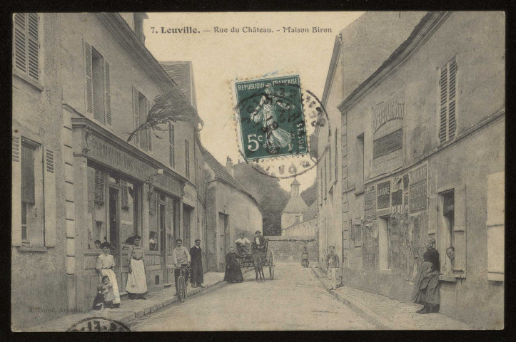 LEUVILLE-SUR-ORGE. - Rue du château. Maison Biron. Editeur A. Borné, Arpajon, timbre à 5 centimes. 
