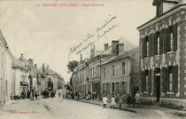 Jonchery-sur-Vesle, route nationale : carte postale noir et blanc éditée par Douche-Cannesson (19 mars 1915).