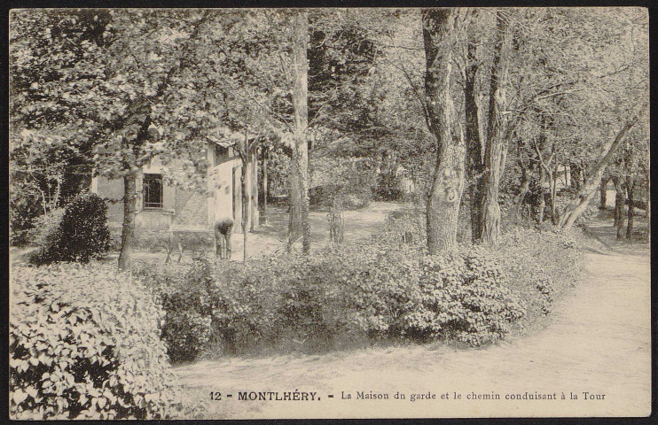 Montlhéry.- La maison du garde et le chemin conduisant à la tour [1904-1920]. 