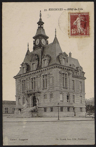 Corbeil-Essonnes.- Essonnes : hôtel de ville [1920-1930]. 