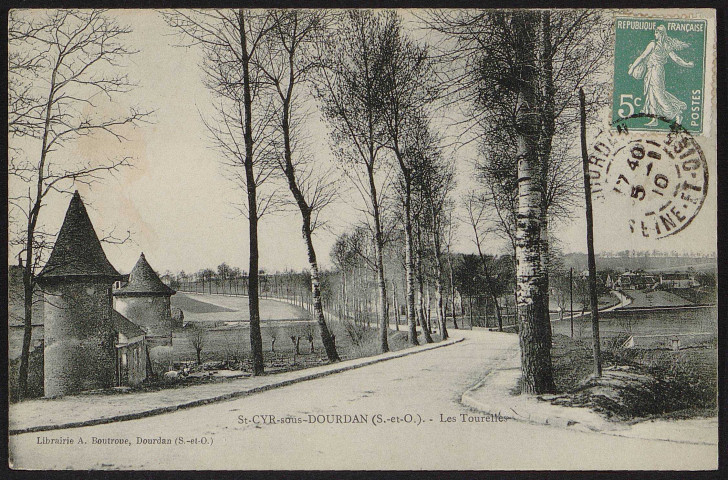 SAINT-CYR-SOUS-DOURDAN.- Les tourelles : ferme (5 janvier 1910).