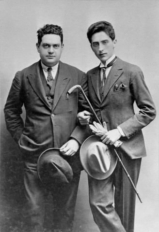 Jean COCTEAU et Darius MILHAUD (compositeur), portrait en pied, en 1920. Reproduction, 1 négatif, noir et blanc, 1 photographie, noir et blanc, 1963.