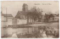 MONDEVILLE . - Vue sur la mare, l'église, la place et le château d'eau, [Editeur Veuve Gasselin, 1933, timbre à 20 centimes, sépia]. 