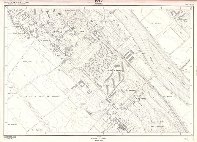 EVRY. - Ministère de l'environnement, district de la région de Paris, feuilles X-11-E, X-11-J, X-11-0, X-11-T et X-11-Y, plan topographique régulier, décembre 1966. Ech. 1/2 000. Papier. N et B. Dim. 75 x 104,5 cm. [5 plans]. 