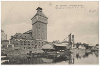 CORBEIL-ESSONNES. - Les grands moulins, déchargement des bateaux de blé, HS, 1915, 4 lignes. 