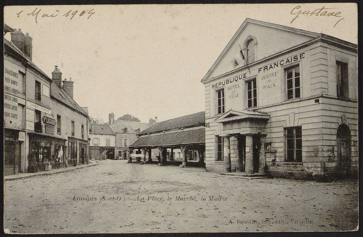 LIMOURS.- La place du marché, la mairie, 1904. 