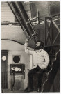 JUVISY-SUR-ORGE. - Camille Flammarion à son équatorial de l'observatoire de Juvisy. 