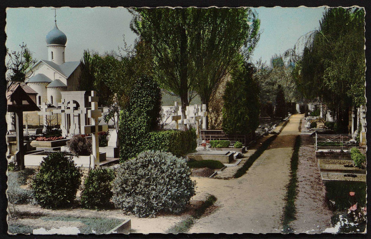 SAINTE-GENEVIEVE-DES-BOIS.- Le cimetière et l'église russe [1950-1960]. 