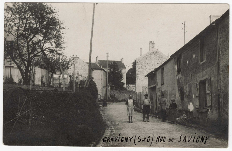 LONGJUMEAU. - Gravigny. Route de Savigny. 
