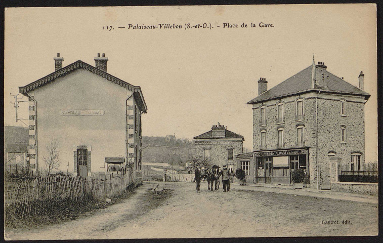 Palaiseau - Villebon.- Place de la gare [1904-1920]. 