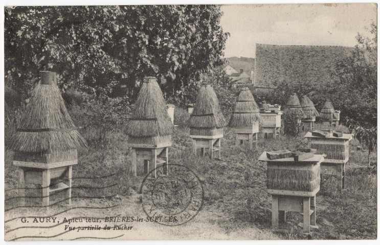 BRIERES-LES-SCELLES. - Apiculteur - Vue partielle du rucher. Editeur Rameau, 1932, 2 timbres à 20 centimes. 