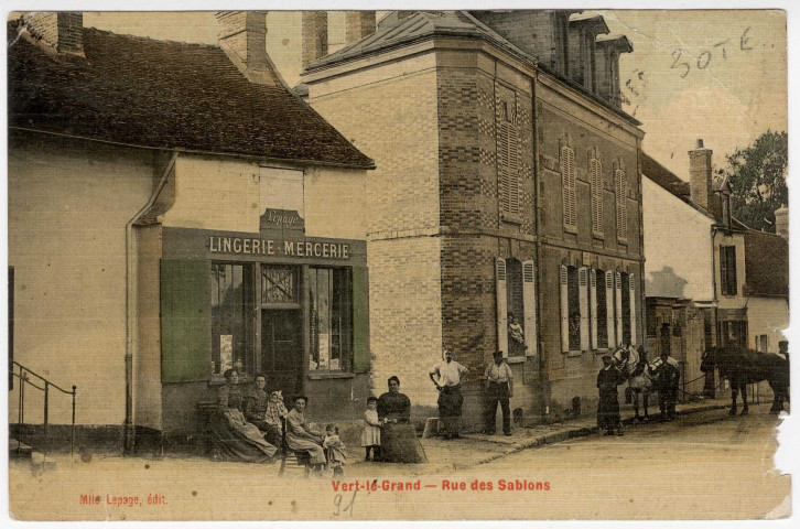 VERT-LE-GRAND. - Rue des Sablons [Editeur Lepage, 1921, coloriée]. 