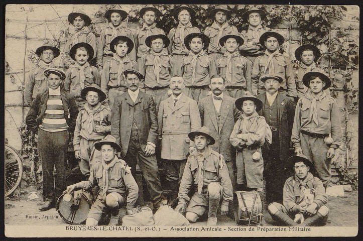 Bruyères-le-Châtel.- Association amicale - Section de préparation militaire [1904-1920]. 