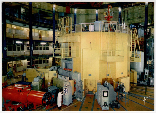 SACLAY. - Centre d'études nucléaires de Saclay (CEN). Réacteur EL 3 [Editeur Yvon, 1975, couleur]. 