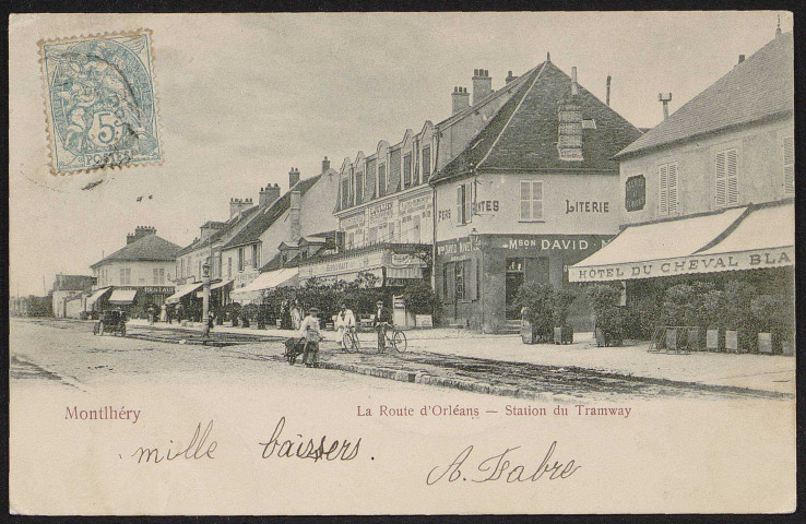 Montlhéry.- La route d'Orléans : Station du tramway (1904). 