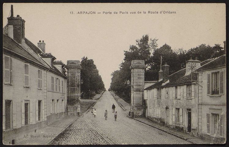 Arpajon.- Porte de Paris vue de la route d'Orléans [1904-1920]. 
